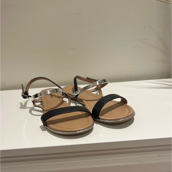 Call it Spring Sandals - Picture 4 of 5